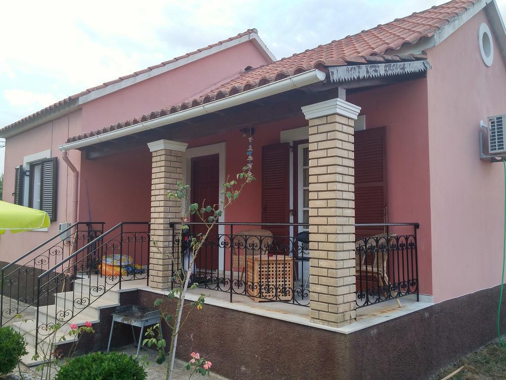 Beautiful Nearby Beach House With Garden, Private Pool And Large Yard Σιδάρι Δωμάτιο φωτογραφία