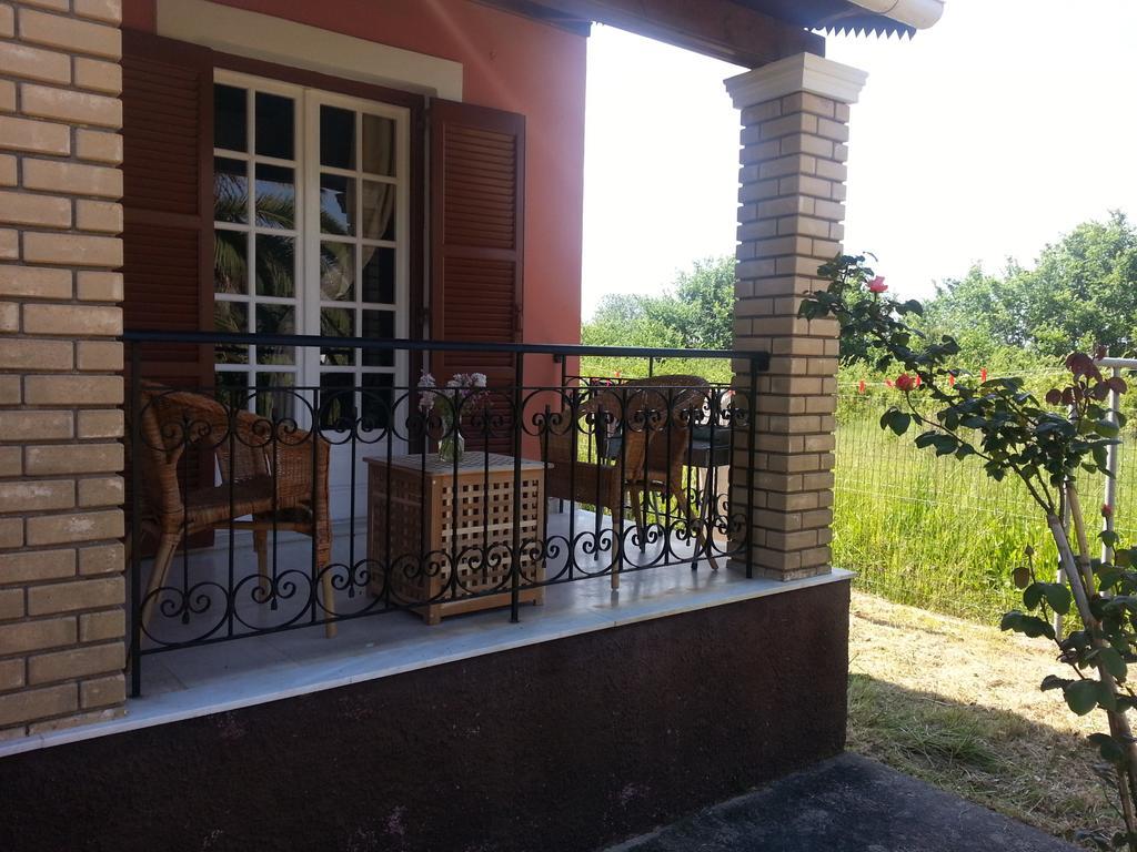 Beautiful Nearby Beach House With Garden, Private Pool And Large Yard Σιδάρι Δωμάτιο φωτογραφία