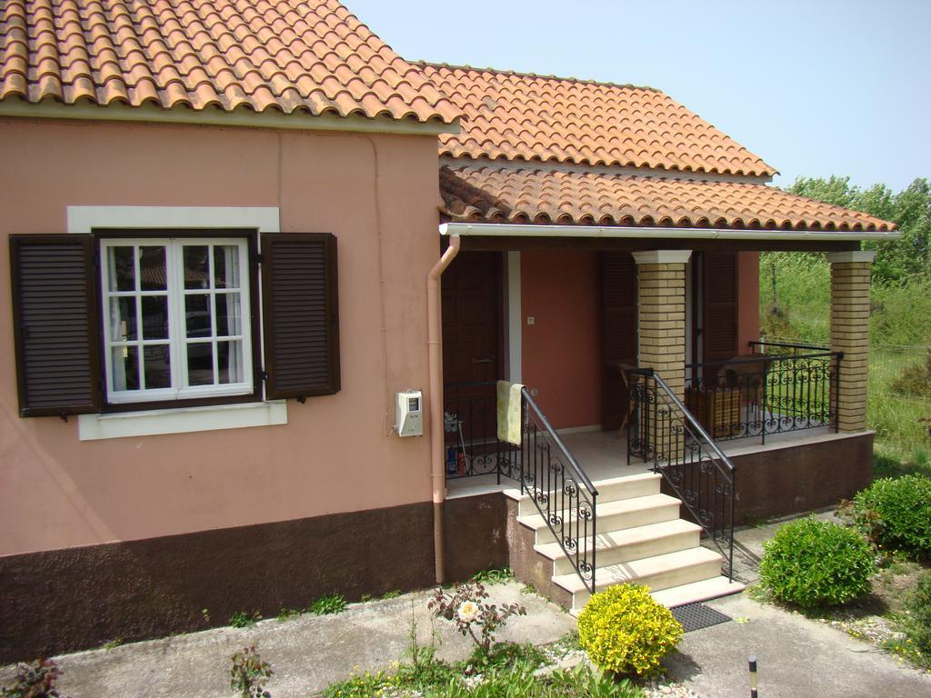 Beautiful Nearby Beach House With Garden, Private Pool And Large Yard Σιδάρι Εξωτερικό φωτογραφία