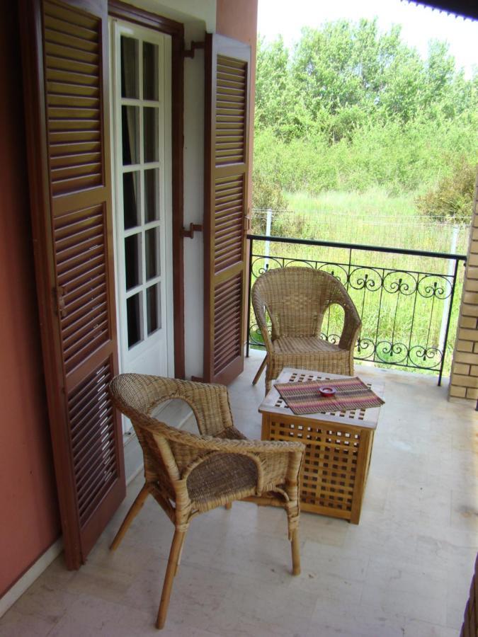 Beautiful Nearby Beach House With Garden, Private Pool And Large Yard Σιδάρι Δωμάτιο φωτογραφία